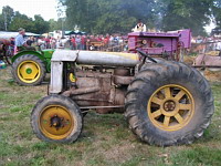 Tracteur (Fete de la Moisson St Simeon de Bressieux 2006) (04)